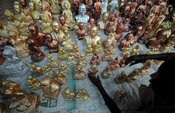 Gallery 24 hours in pictures: An Indian Dalit looks at statues of BR Ambedkar