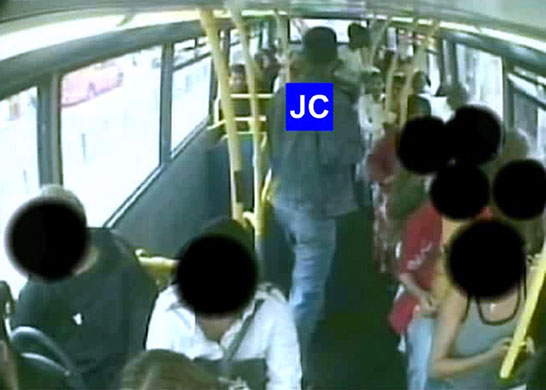Gallery de menezes:  CCTV footage of Jean Charles de Menezes on the number 2 bus