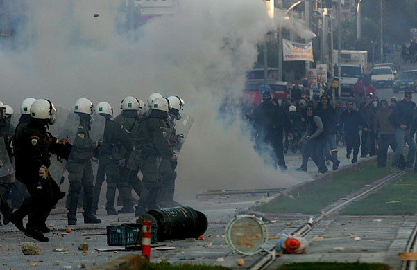 Gallery Funeral in Athens: Riots in Athens