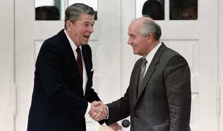 Photograph: Reagan and Gorbachev, 1987