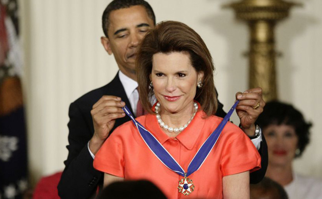 Barack Obama presents the presidential medal of freedom to Nancy Goodman Brinker, the founder of Susan G Komen for the Cure, the world's leading breast cancer grassroots organisation named for Brinker's sister 