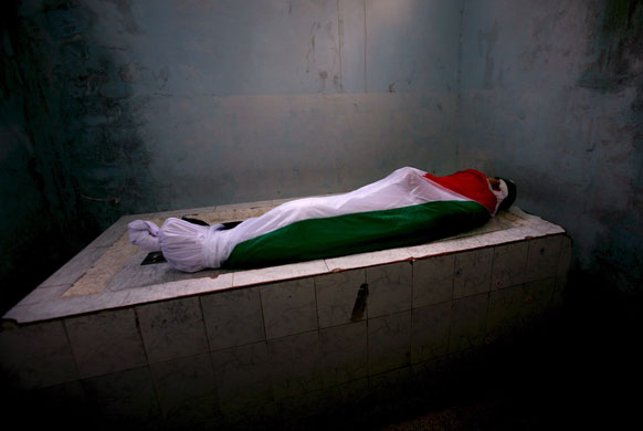 Gallery Gaza update 010109: The corpse of 19 years old Muhammed Khawaja