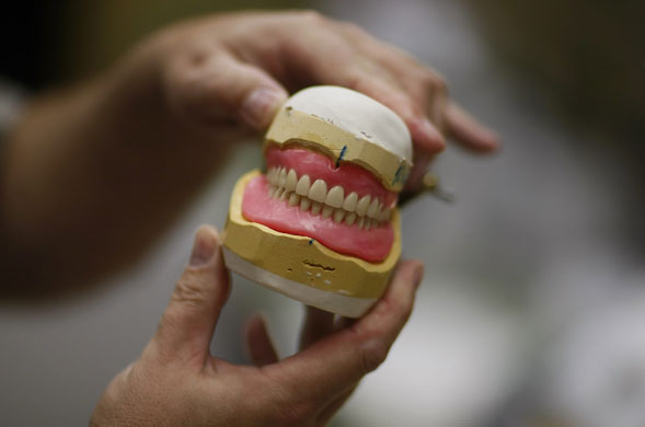Gallery 24 hours in pictures : Dentures in Florida