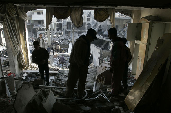 Gallery gaza: Israeli troops continue advance into Gaza suburbs