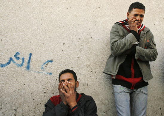 Gallery gaza: Israeli troops continue advance into Gaza suburbs