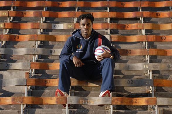 Gallery Race in Britain: Ade Akinbiyi