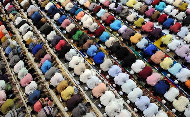 Gallery 24 hours in pictures: Malaysian Muslims offer a special prayer for Palestinian victims