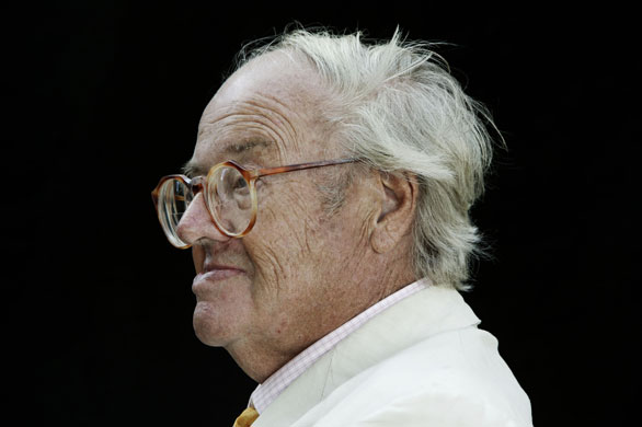 Gallery John Mortimer: John Mortimer at the Edinburgh International Book Festival in 2003