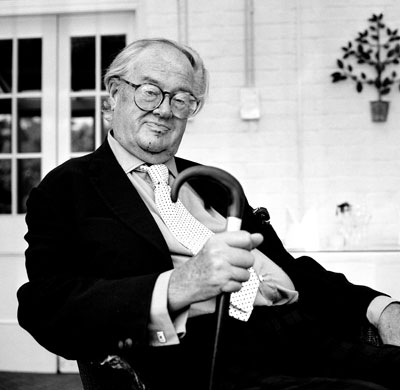 Gallery John Mortimer: John Mortimer at home in Henley