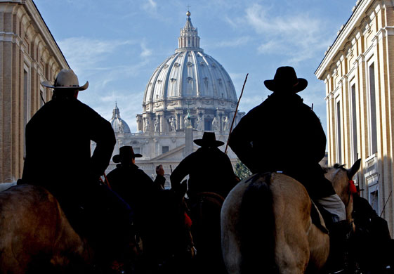 Gallery 24 hours in pictures: 'Butteri' parade on Saint Anthony the Great day in Vatican City