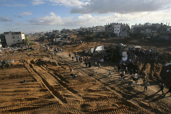 Gallery Withdrawal from Gaza: Palestinian families retrun to their homes in Beit Lahia
