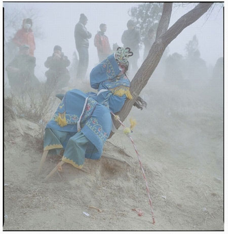 Gallery Gallery Luo Dan: The fish on the road