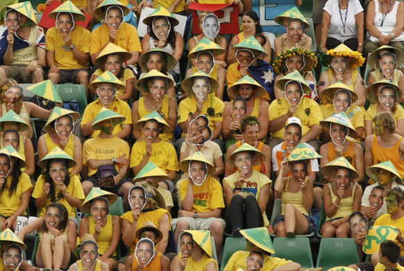Gallery 24 hours : Tennis fans wear Barack Obama masks atthe Australian Open 