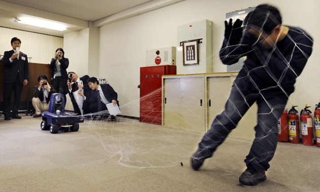 Gallery 24 hours : A prototype robot called T-34