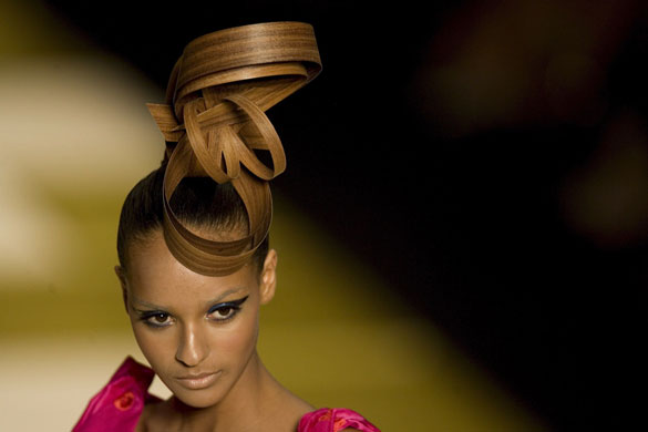 Gallery 23 January 2009: Sao Paulo, Brazil: A model during Sao Paulo Fashion Week