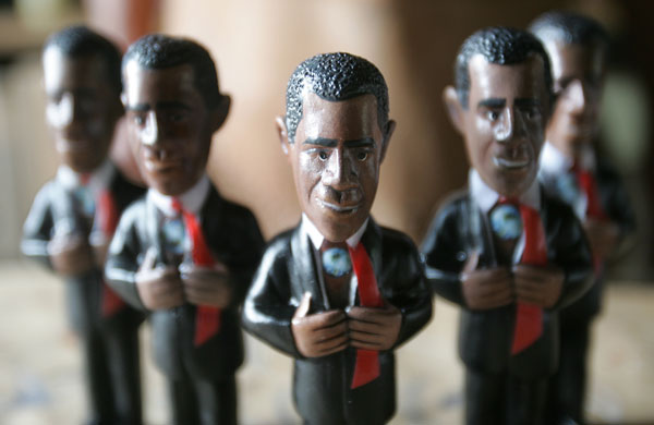 Gallery Obama merchandise: Rio de Janeiro, Brazil: Ceramic dolls in the likeness of Barack Obama