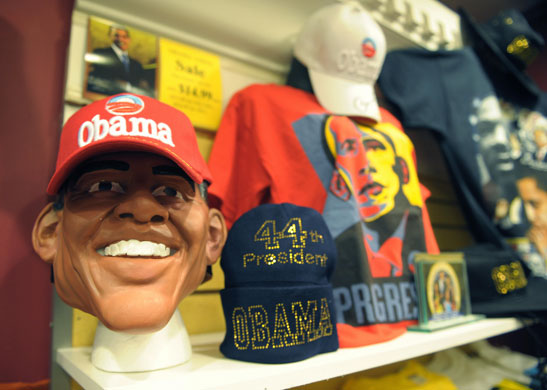Gallery Obama merchandise: Washington DC, US: A Barack Obama mask