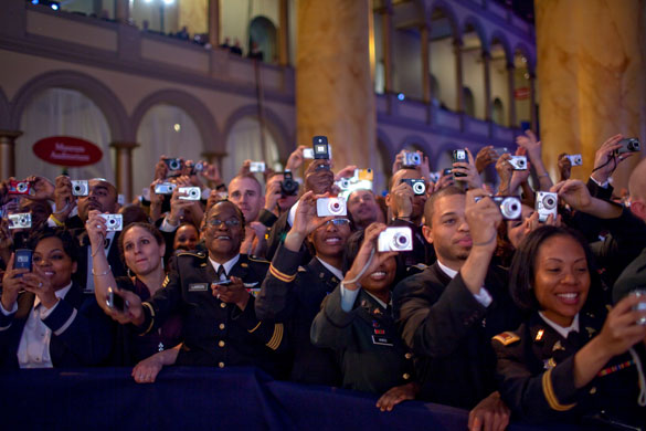 Gallery Obama: the new president: American troops wait for Barack Obama