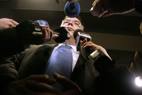 Gallery 27 January 2009: Reykjavik, Iceland: Geir Haarde speaks to media