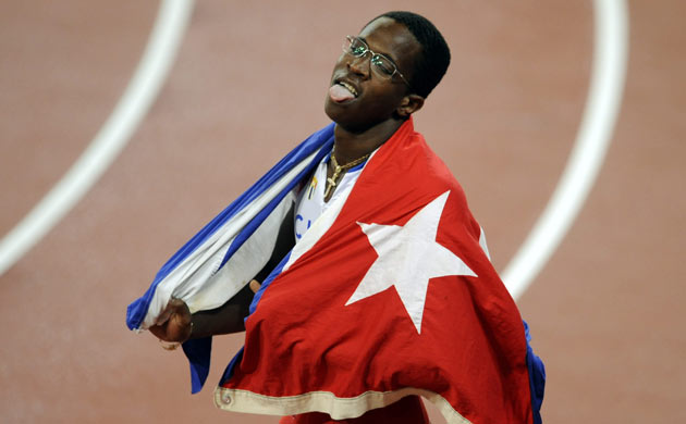 Dayron Robles tongue