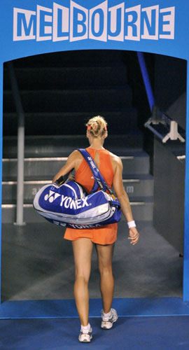 Gallery Australian Open: Elena Dementieva walks off court