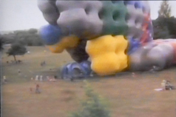 Gallery Dreamspace: Inflatable sculpture trial