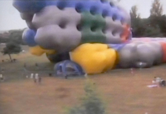 Gallery Dreamspace: Inflatable sculpture trial