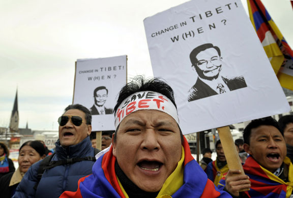 Gallery Davos: Pro-Tibet activists stage a demonstration in Davos