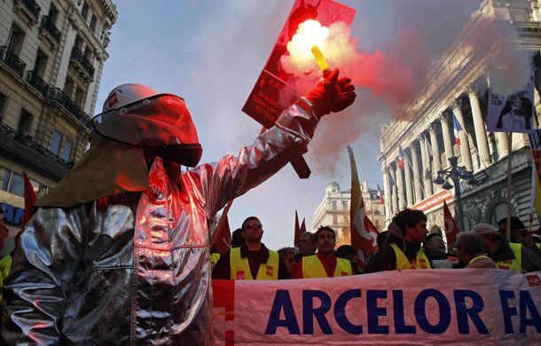 Gallery France's Unions Strike: France's trade-unions encourage their employees to strike