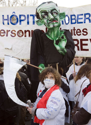 Gallery France's Unions Strike: France's trade-unions encourage their employees to strike