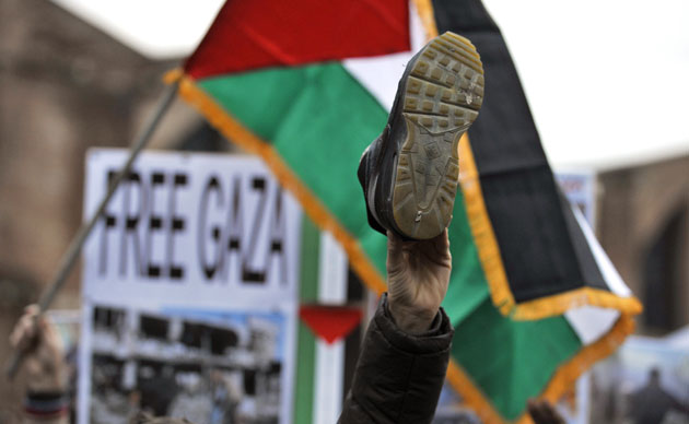 Gallery Israeli troops enter Gaza: Italian protester in Rome