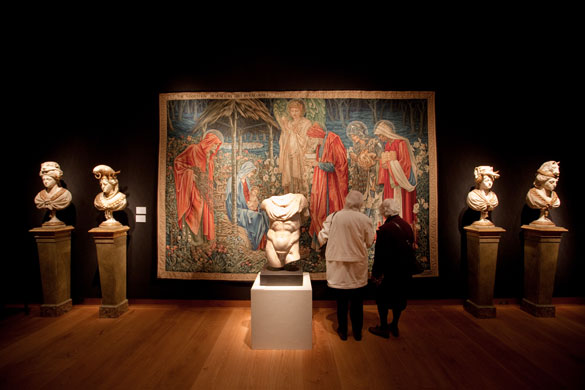 Gallery Yves Saint Laurent: The Yves Saint Laurent and Pierre Berge Collection