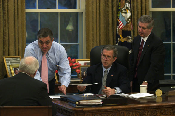 Gallery President George W Bush: President Bush Speaks with Advisors on Iraq