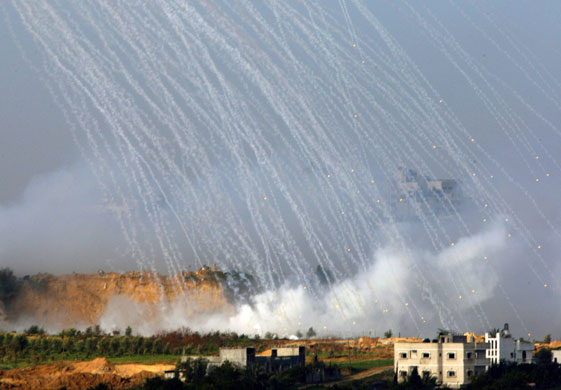 Gallery Gaza conflict: day 14: Cluster bomblets land in northern Gaza Strip