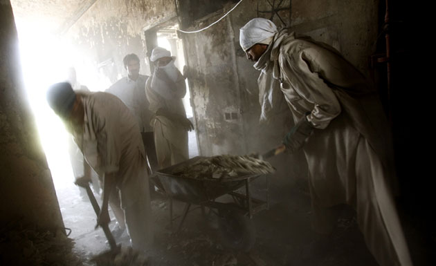 Gallery Labourers in Islamabad: Labourers in the Marriott Hotel, Islamabad