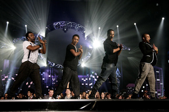 Mobo awards 2009: JLS Oritse Williams and Aston Merrygold,  Marvin Humes and JB perform 