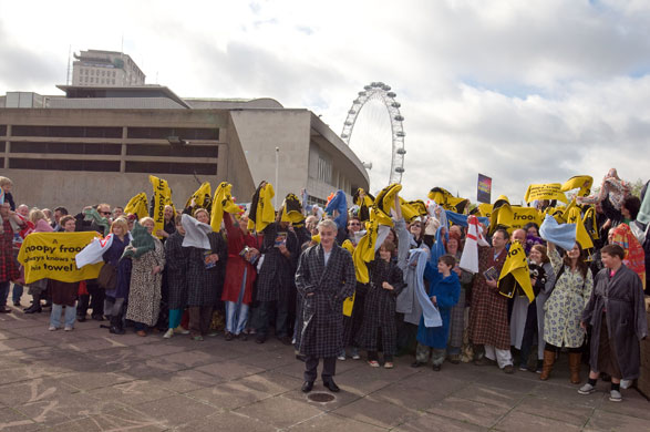 Hitchcon 2009: Eoin Colfer (centre) has written the sixth novel in the series