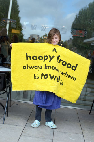 Hitchcon 2009: A fan holds a yellow towel at Hitchcon 2009