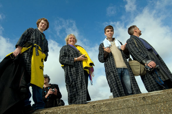 Hitchcon 2009: Fans wearing dressing gowns in honour of Arthur Dent at Hitchcon 2009