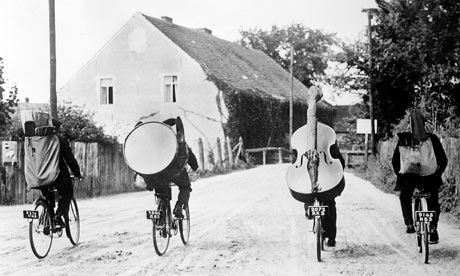 Bike blog: Musicians Touring The Countryside, On Their Bicycles In France During Wwii