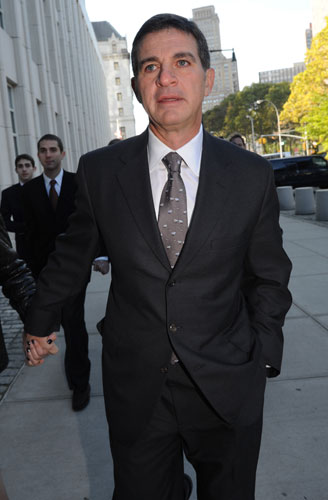 Week in Business: Former Bear Stearns hedge fund manager Ralph Cioffi enters federal court