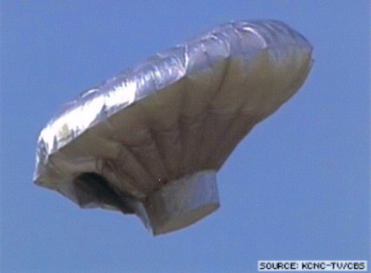 Balloon boy: Richard Heene's helium balloon seen floating over Colorado