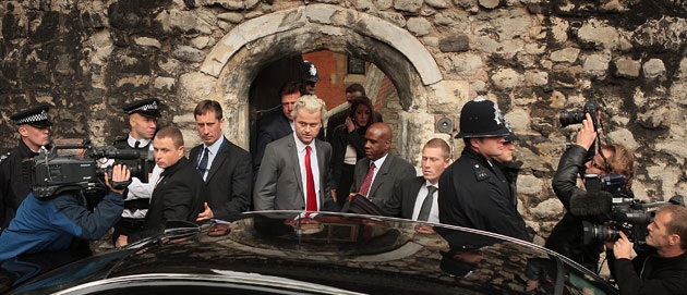 Geert Wilders: Geert Wilders is surrounded by security officials