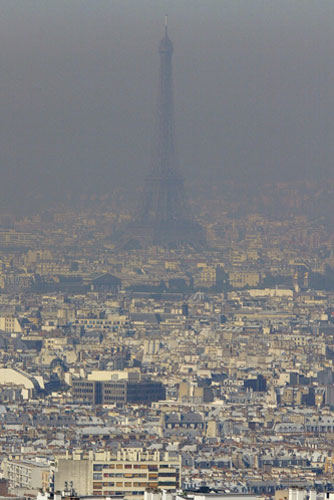 Environment decade: Heatwave Paris France 2003