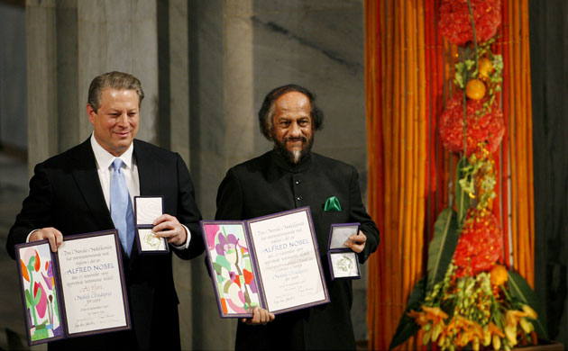 Environment decade: 2007 Nobel Peace Prize Al Gore and Rajendra Pachauri , Norway - 10 Dec 2007