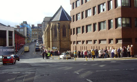 People queue to see the relics