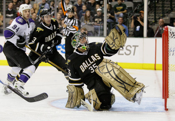 24sport: Marty Turco, Stephane Robidas and Ryan Smyth in action