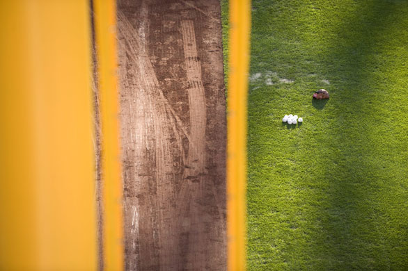 24sport: Baseball equipment at Philadelphia Phillies