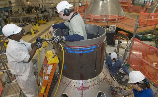 Ares I-X : Assembly at Vehicle Assembly Building at the Kennedy Space Center