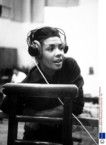 Shirley Bassey: Bassey in recording studio